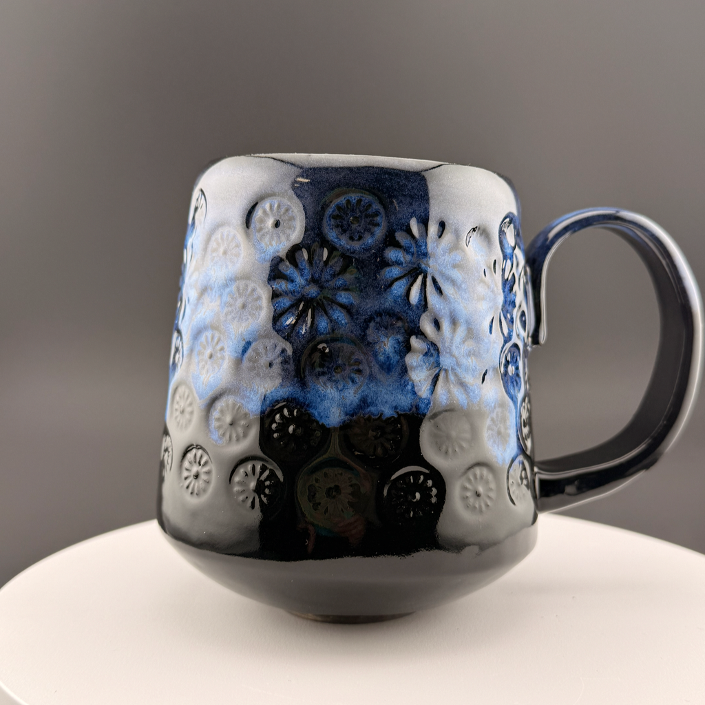 Electric Blue Daisy Mug